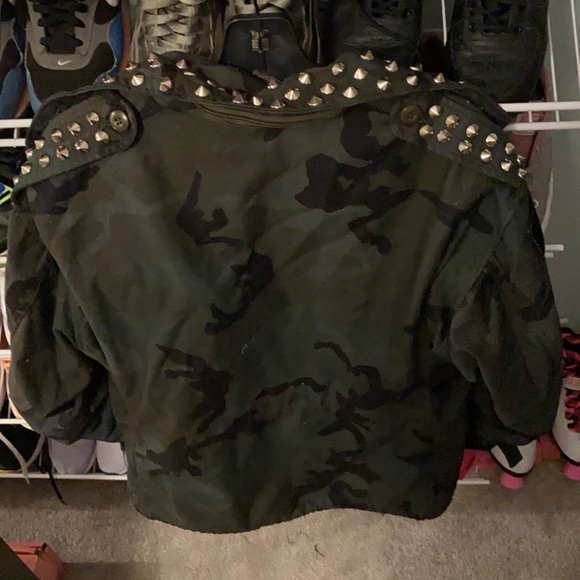 Runway Dreams Studded Camo jacket!! XS(oversized) - Picture 4 of 5